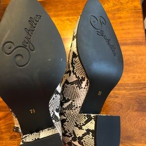 seychelles chaparral bootie python